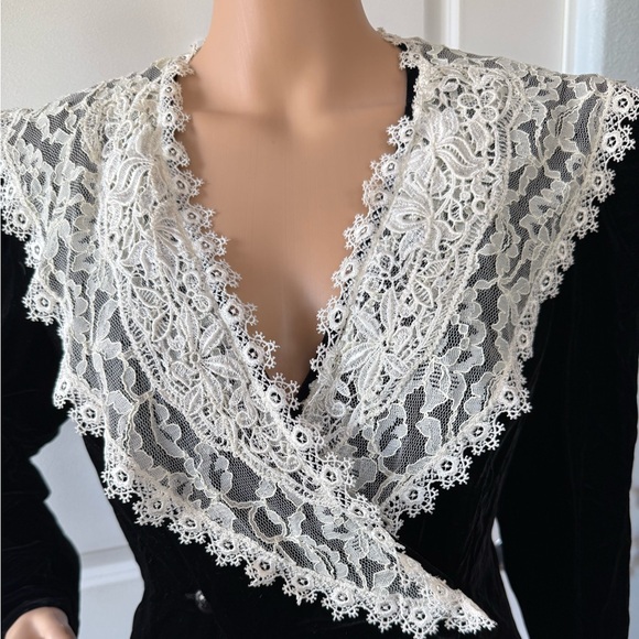 Vintage 90s | Cachet | black with ivory lace collar coquette velvet blazer S 🖤 - Picture 5 of 12